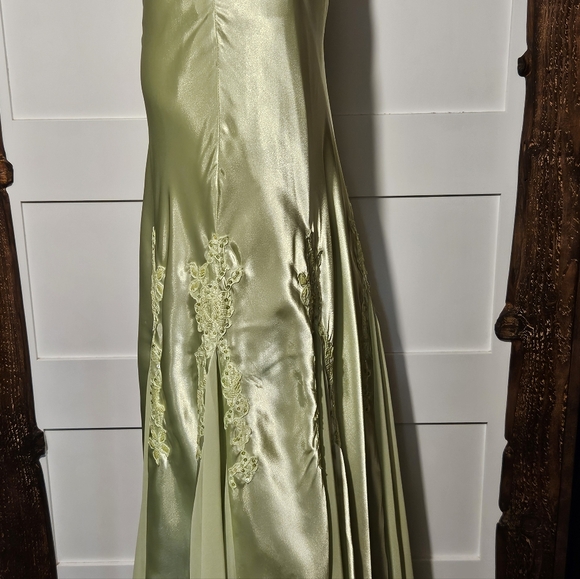 Ignite Evenings by Carol Lin Chartreuse Green Halter Dress - Picture 5 of 13